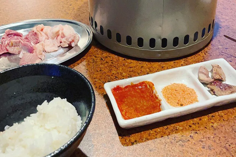 オーナー特製の塩と味噌ダレが自慢